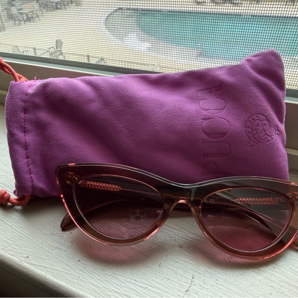 Accessories - Pink Cat Eye Women's Sunglasses
Emilio Pucci